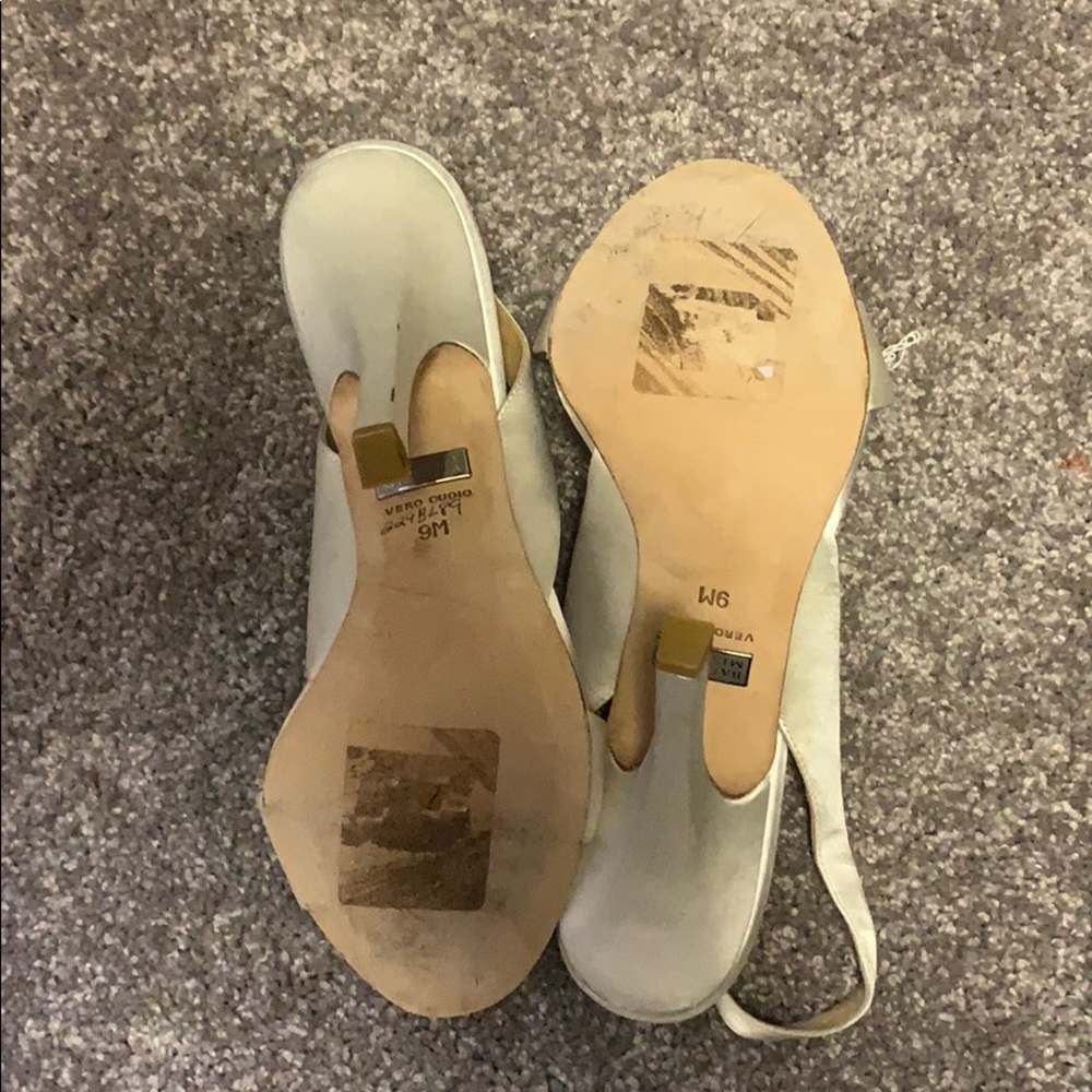 Badgley Mischka satin pump - Picture 3 of 4